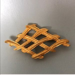 Vintage Trifari Brooch Pin Gold Weave